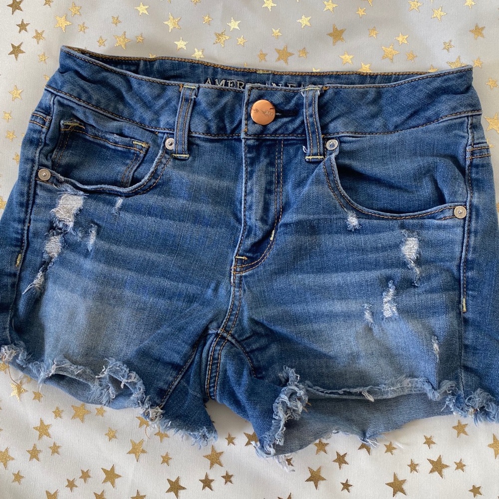American Eagle distressed denim midi shorts size 6